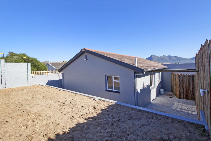 To Let 3 Bedroom Property for Rent in Sunnydale Western Cape
